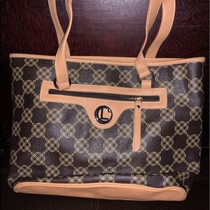 ❤️Carryland Newer Great Condition